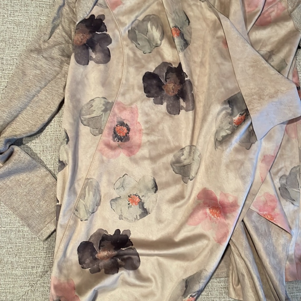 INC open sweater with suede like floral detail NWT - Picture 4 of 6
